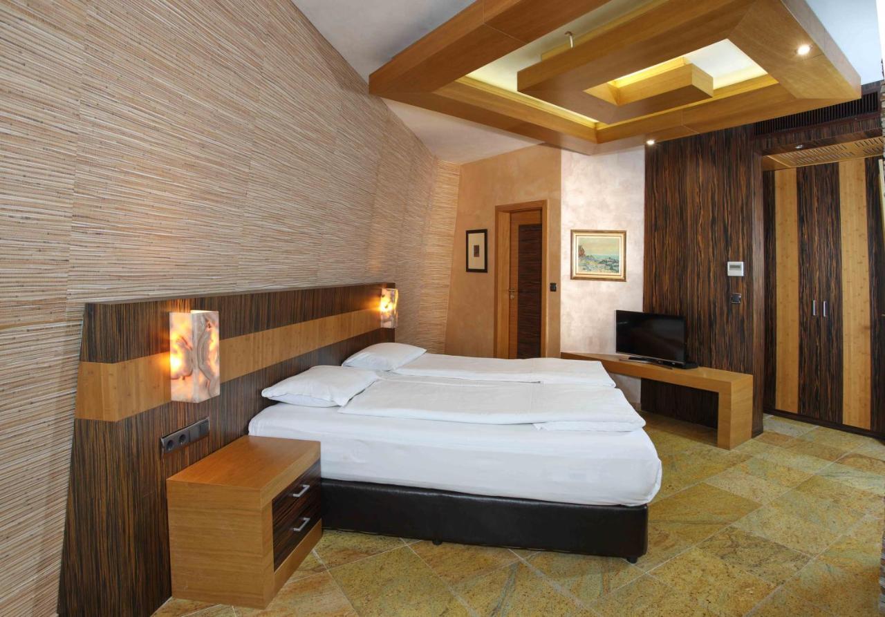 Art Complex Anel 3*